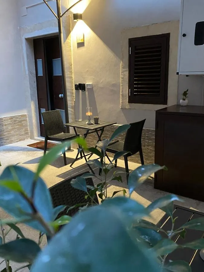 Апартаменты Il Cortiletto28 Rooms & House Сиракузы