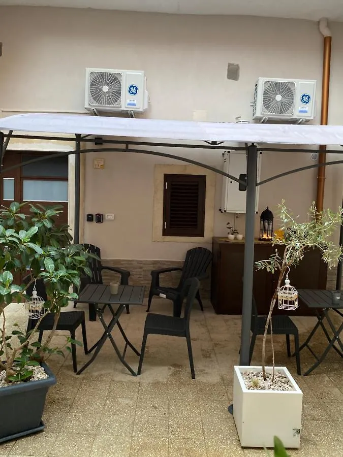 Il Cortiletto28 Rooms & House Сиракузы Апартаменты